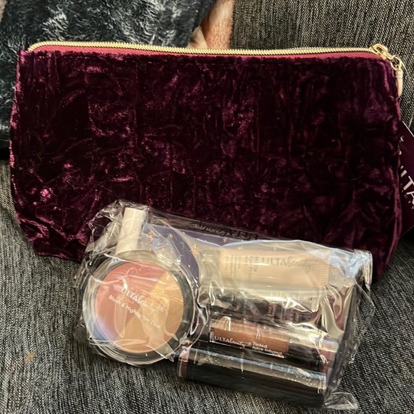 Ulta Beauty Makeup Nwt Ulta Sample Makeup Set With Bag Poshmark